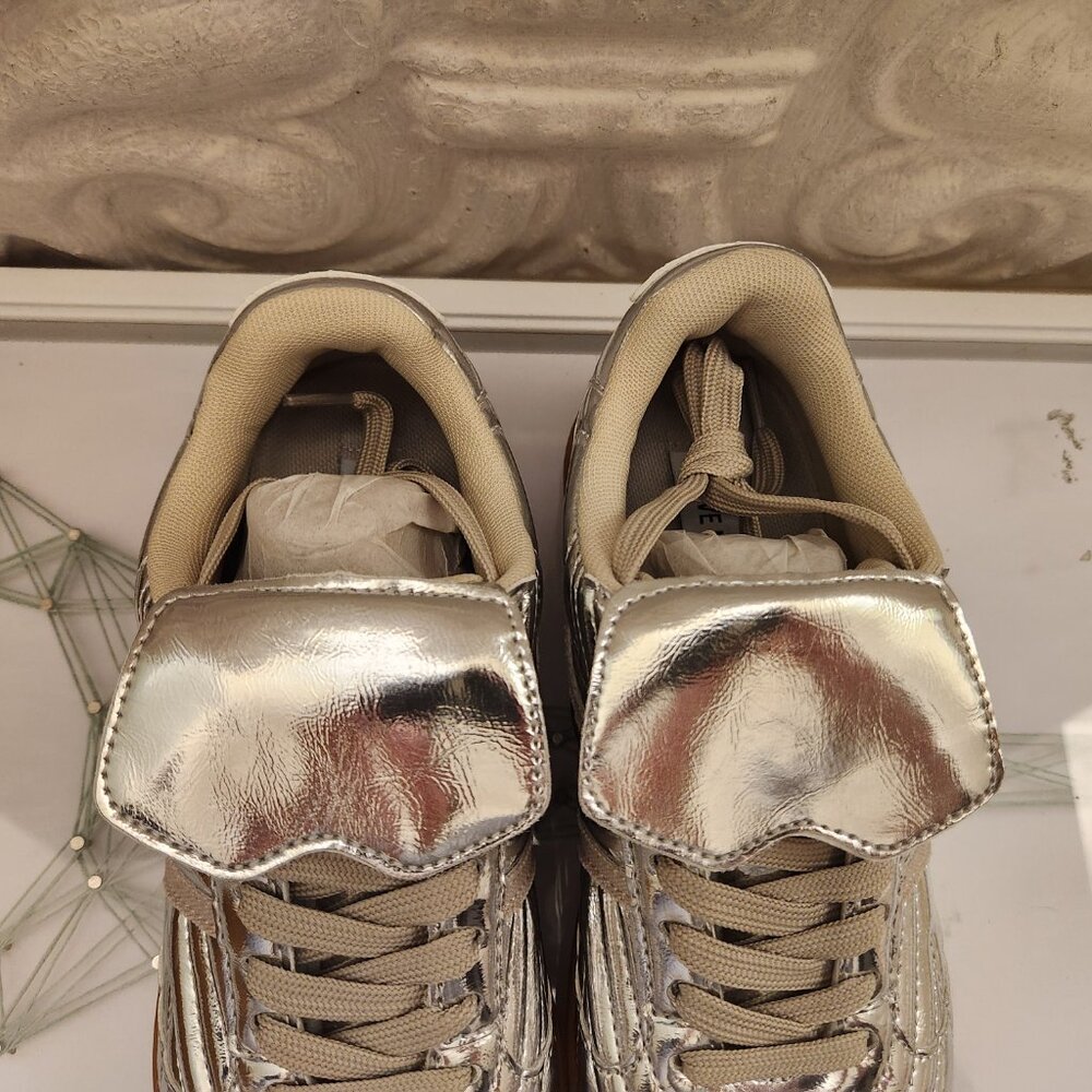 Steve Madden Silver " Madrid" Sneakers. NIB. Size… - image 5